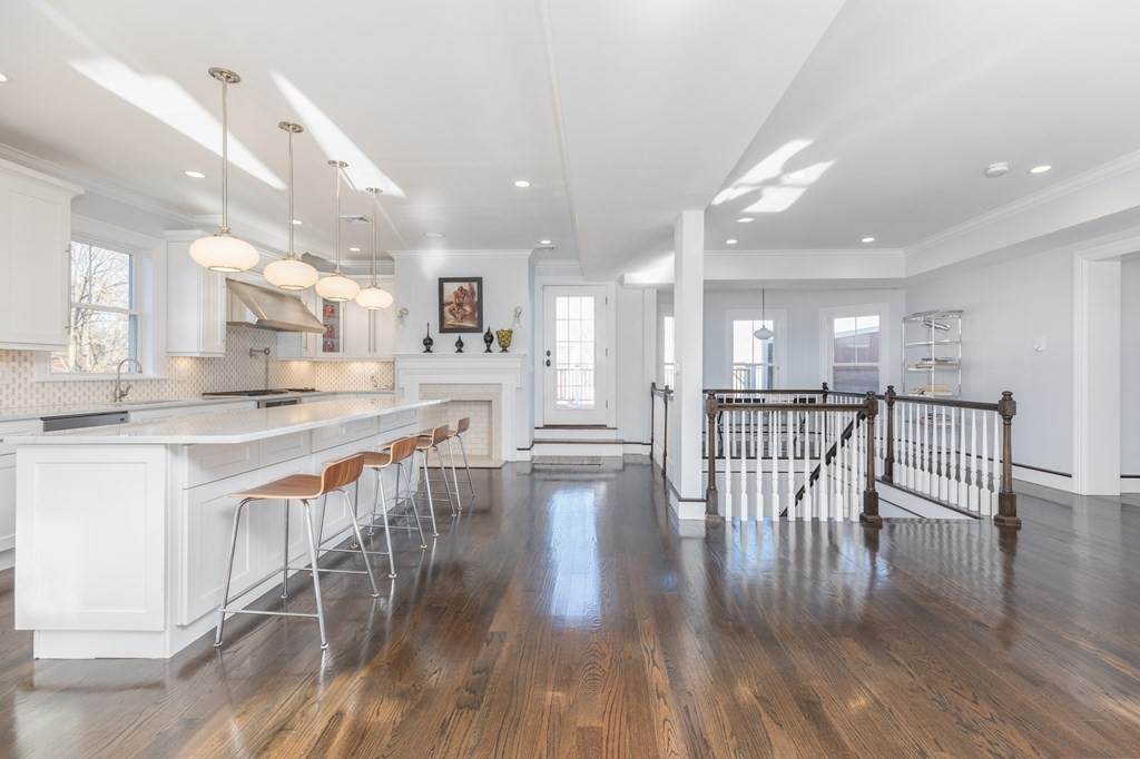 27 Howland St - Photo 1