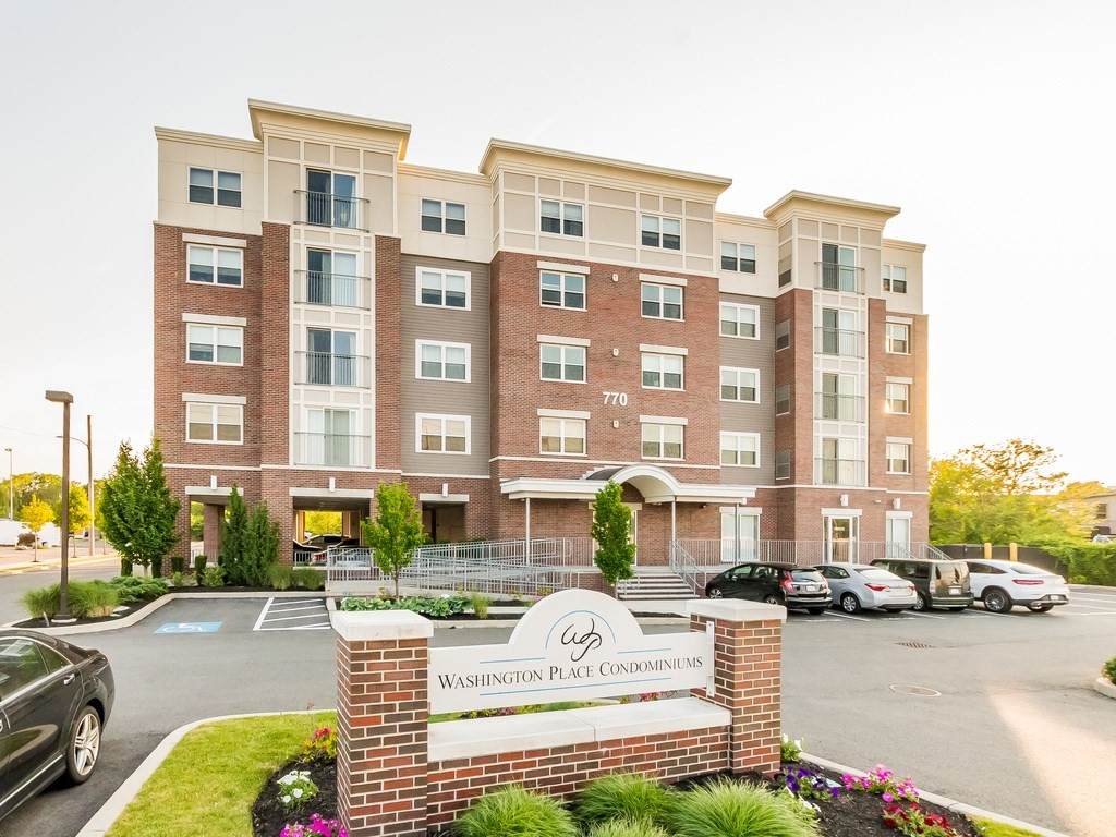770 Washington Ave - Photo 1