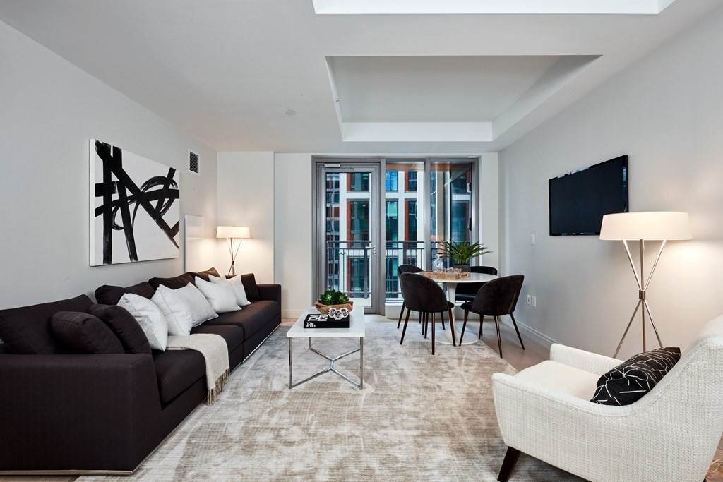 135 Seaport Blvd - Photo 1
