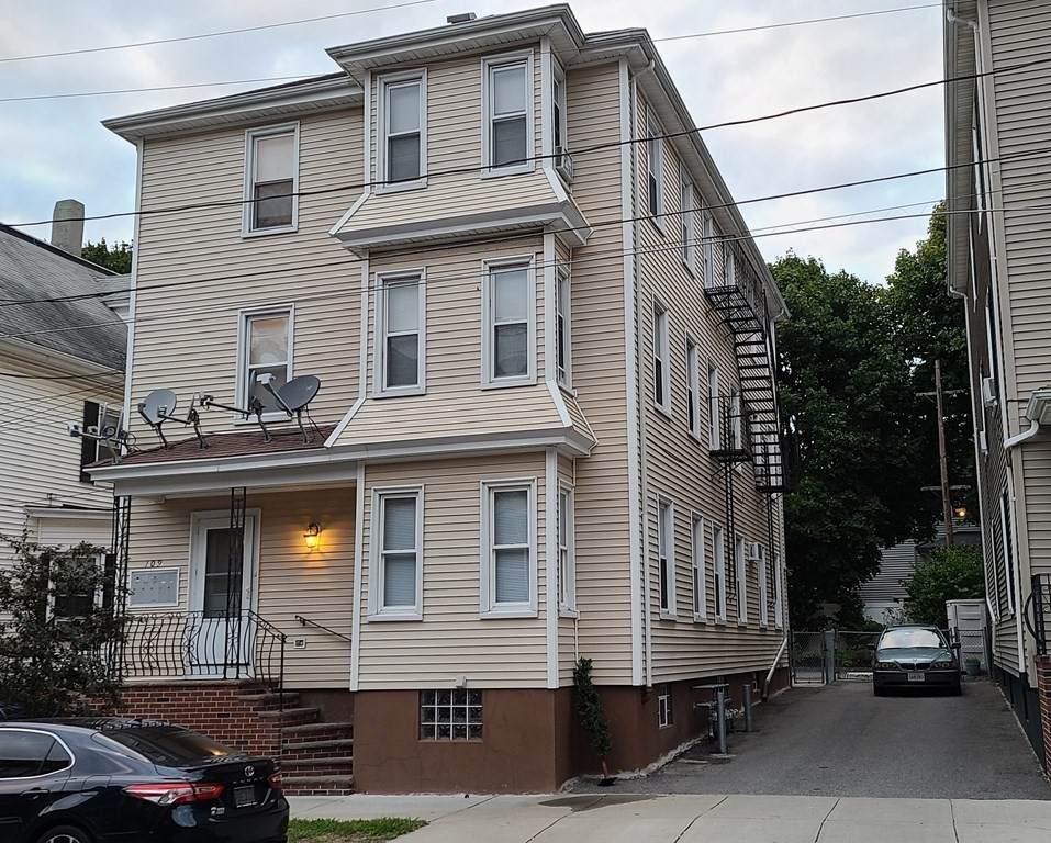 109 Bullard St - Photo 1