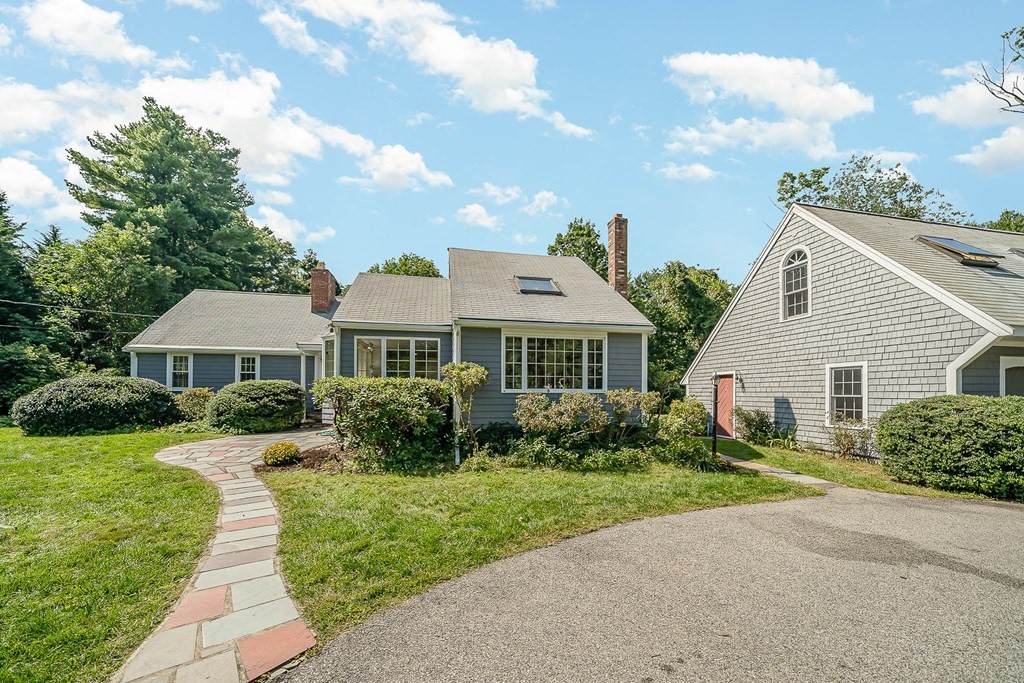 301 Summer St - Photo 1