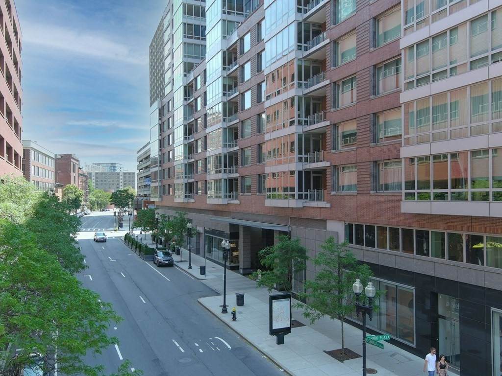 1 Charles St S - Photo 1