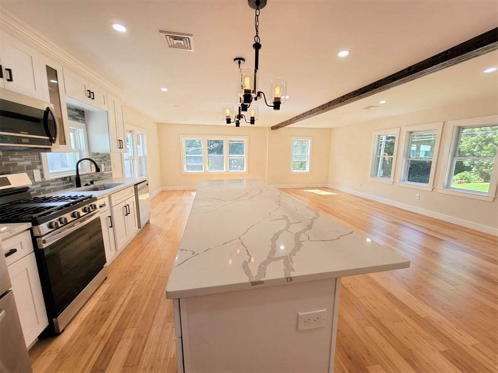 100 Phelps St. - Photo 1