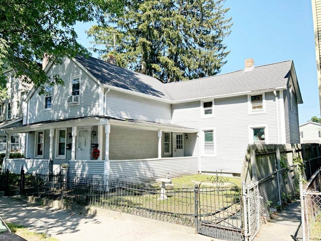 250 Main St - Photo 1
