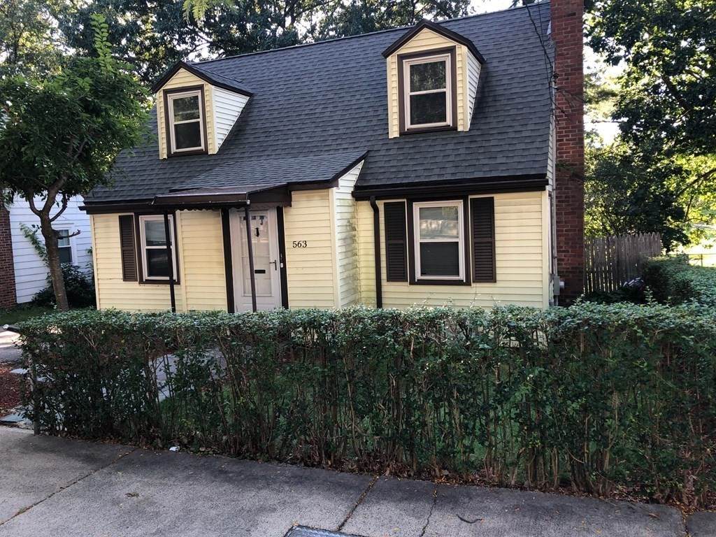563 Poplar Street - Photo 1