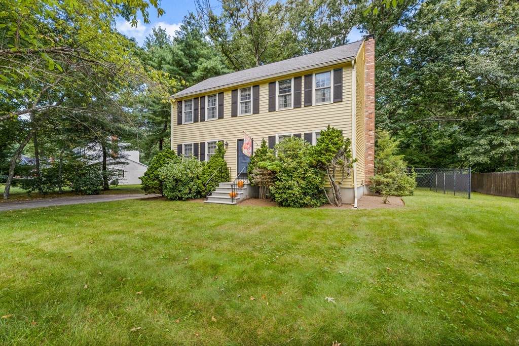 7 Roberta Rd - Photo 1