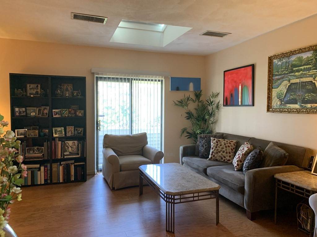 1218 Vfw Parkway - Photo 1