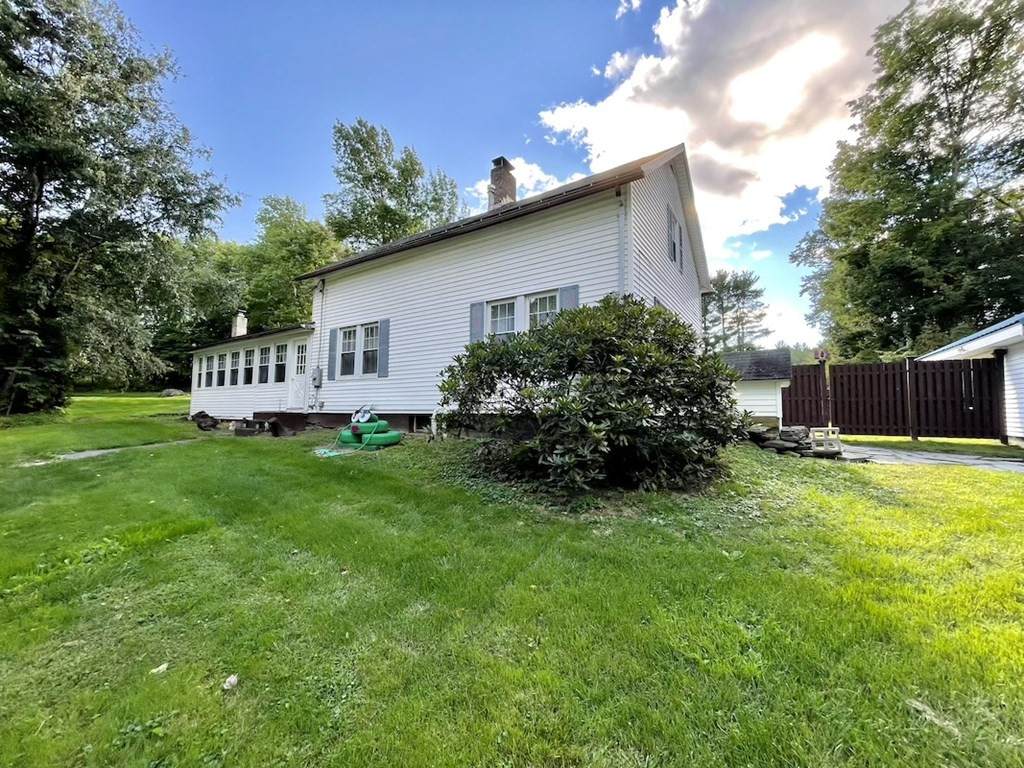 213 Ireland St - Photo 1