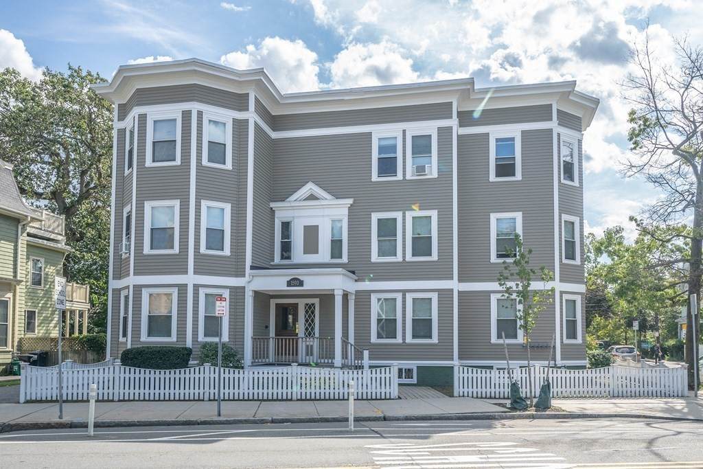 1590 Cambridge St - Photo 1