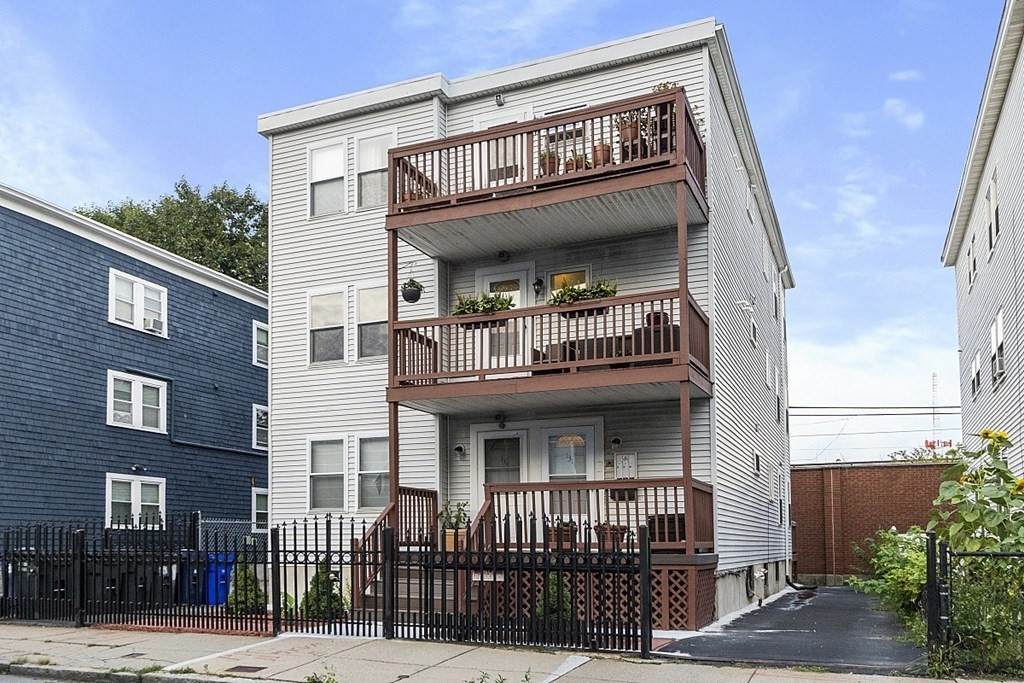 131-133 Sydney St. - Photo 1