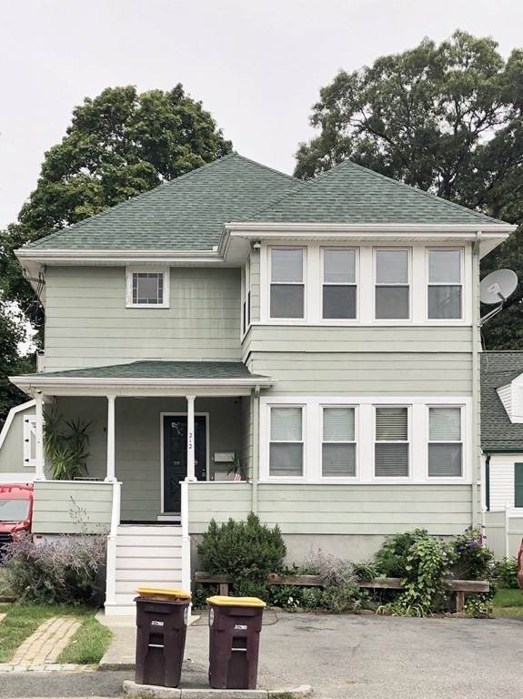 212 Evans - Photo 1