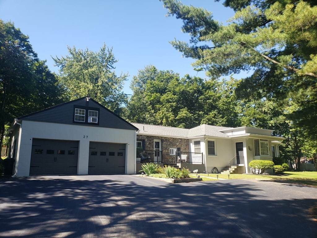 27 Dana St - Photo 1
