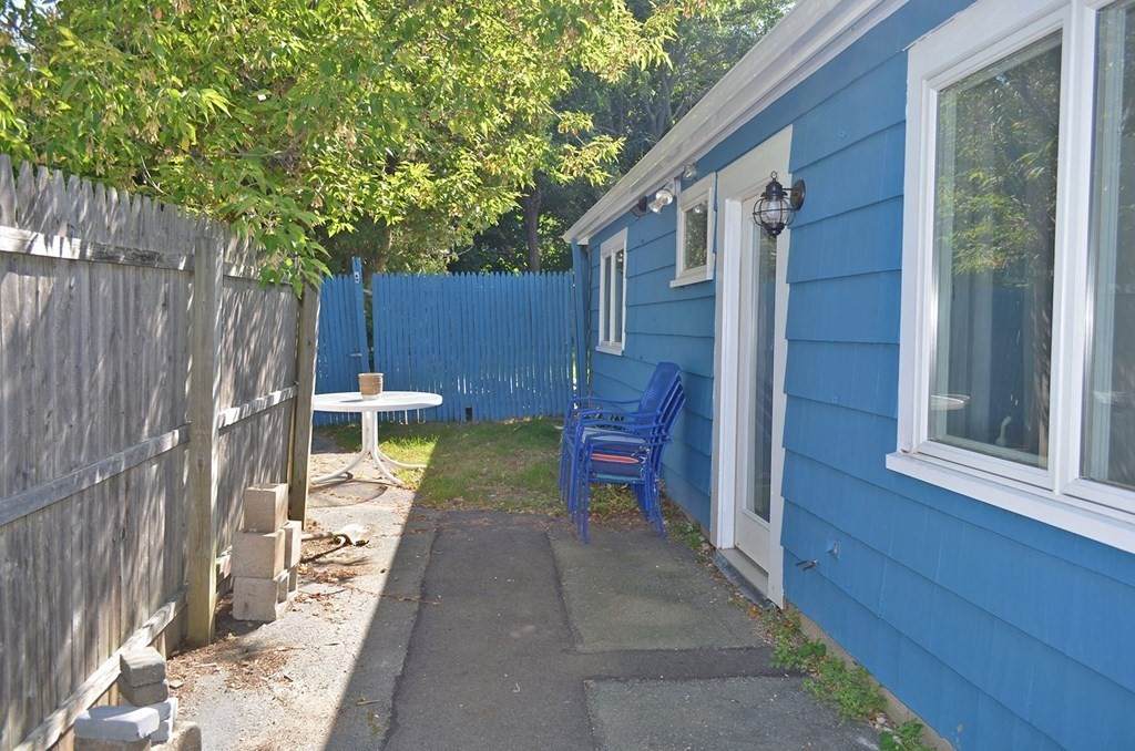 11 Parker St - Photo 1
