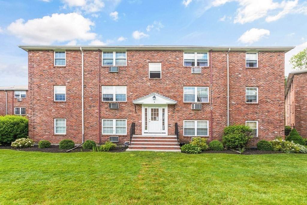 4 Colonial Village Dr - Photo 1