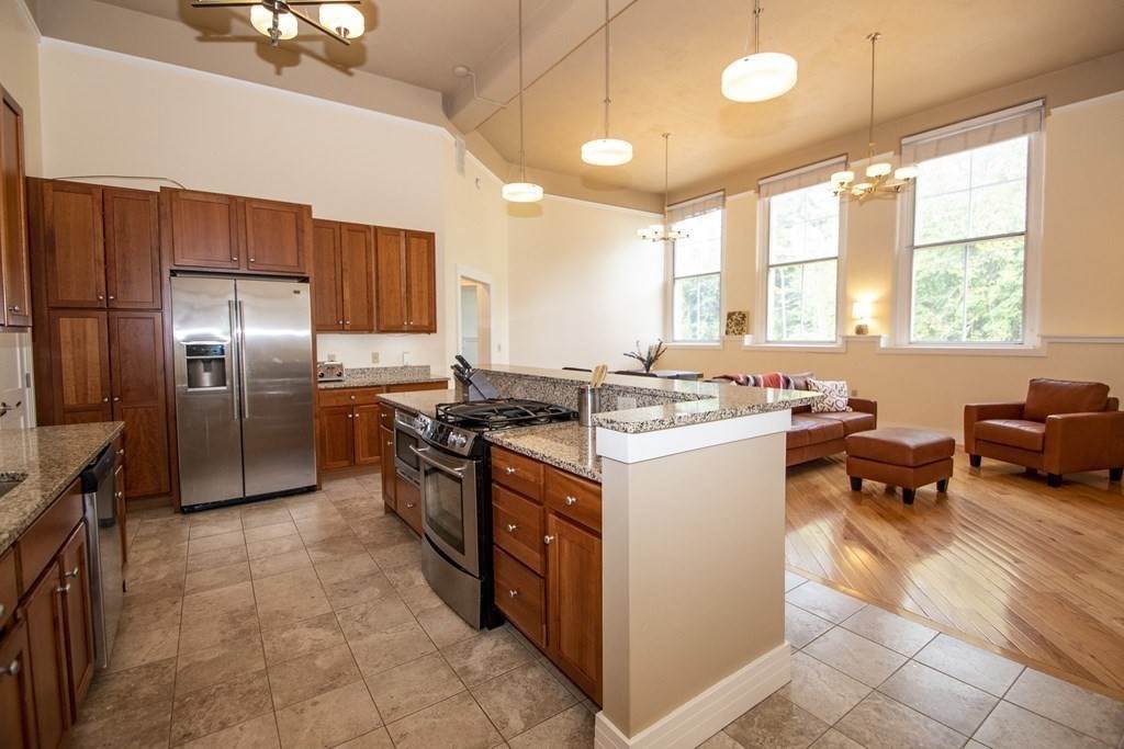 25 New South St - Photo 1