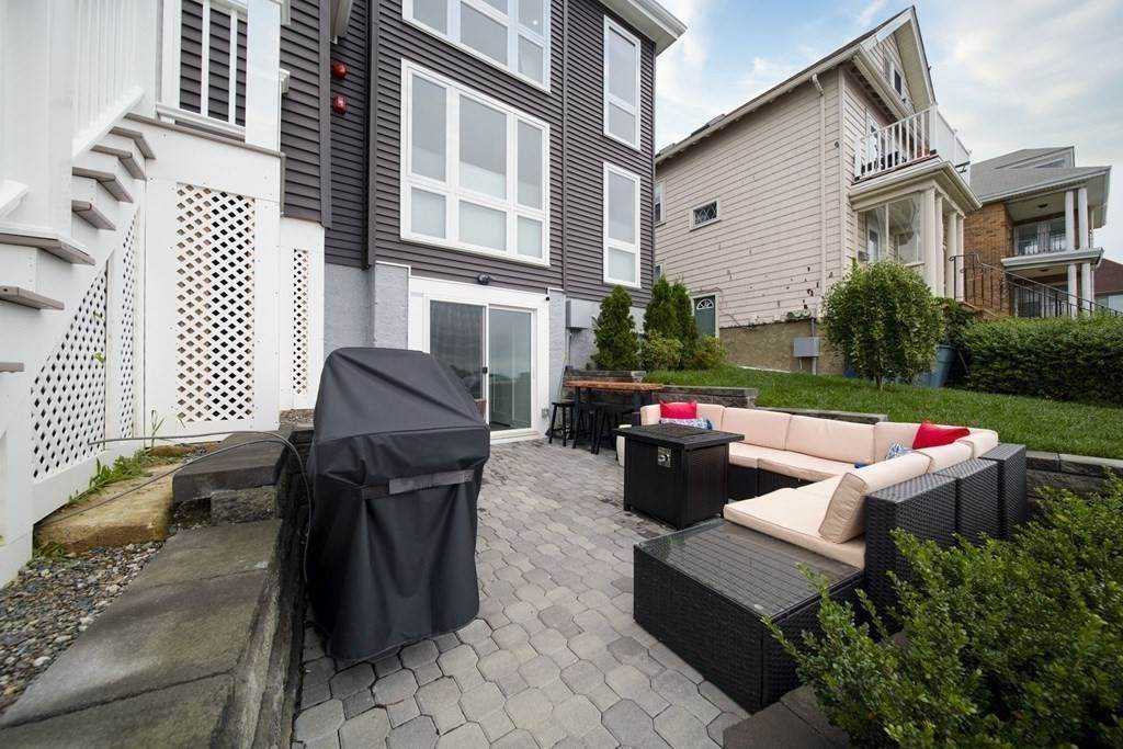 150-152 Bayswater - Photo 1