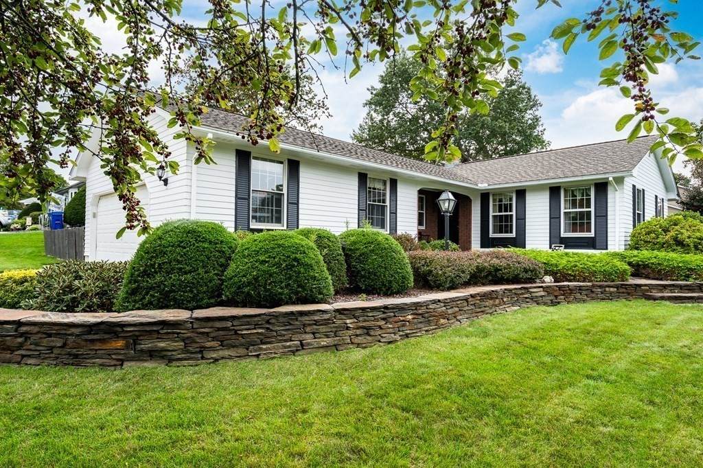9 Sandra Rd - Photo 1