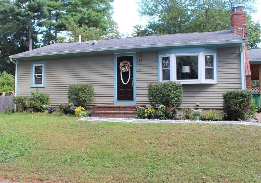 7 Pine Tree Ln - Photo 1