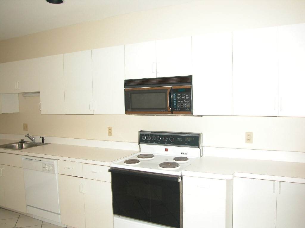 181 Beacon St - Photo 1