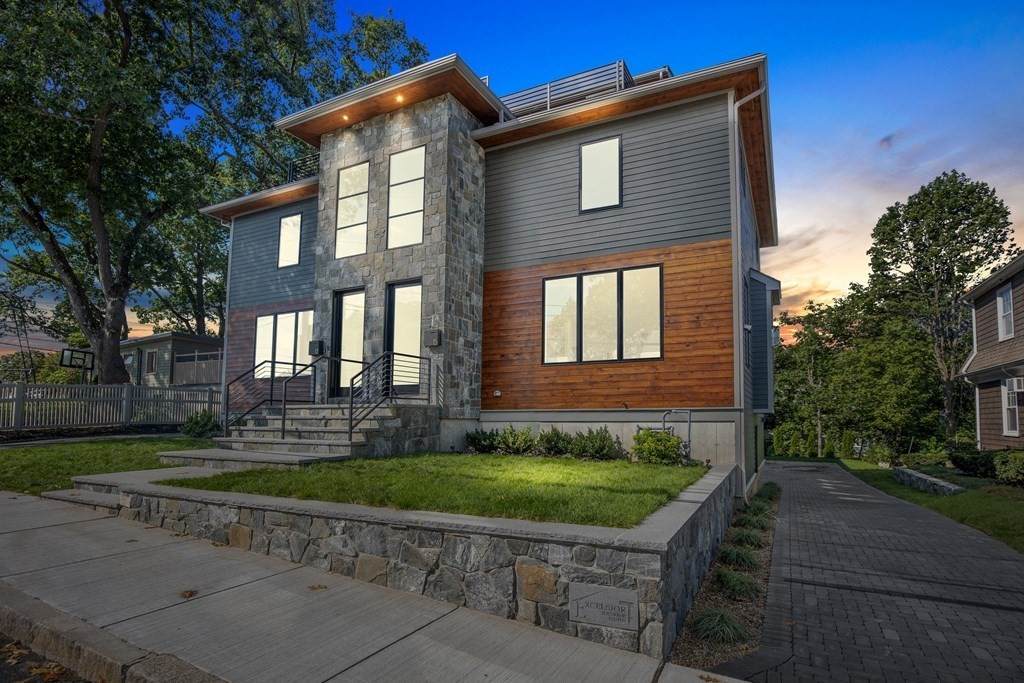 15 Bridgham Ave - Photo 1