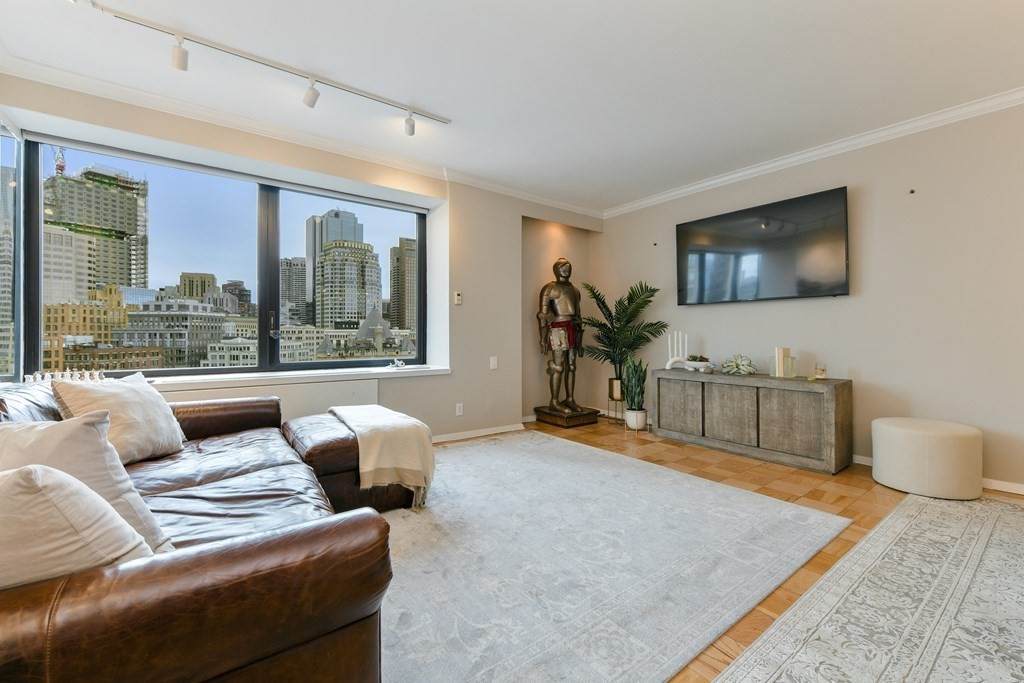 85 E India Row - Photo 1