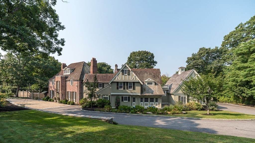23 Masconomo St - Photo 1