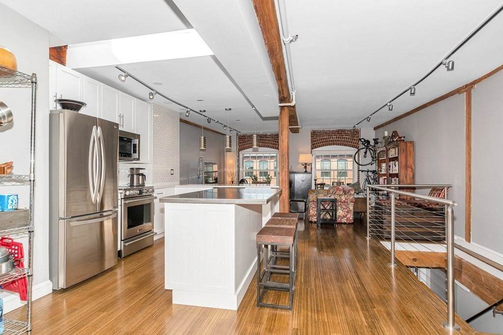 240 Jackson St - Photo 1