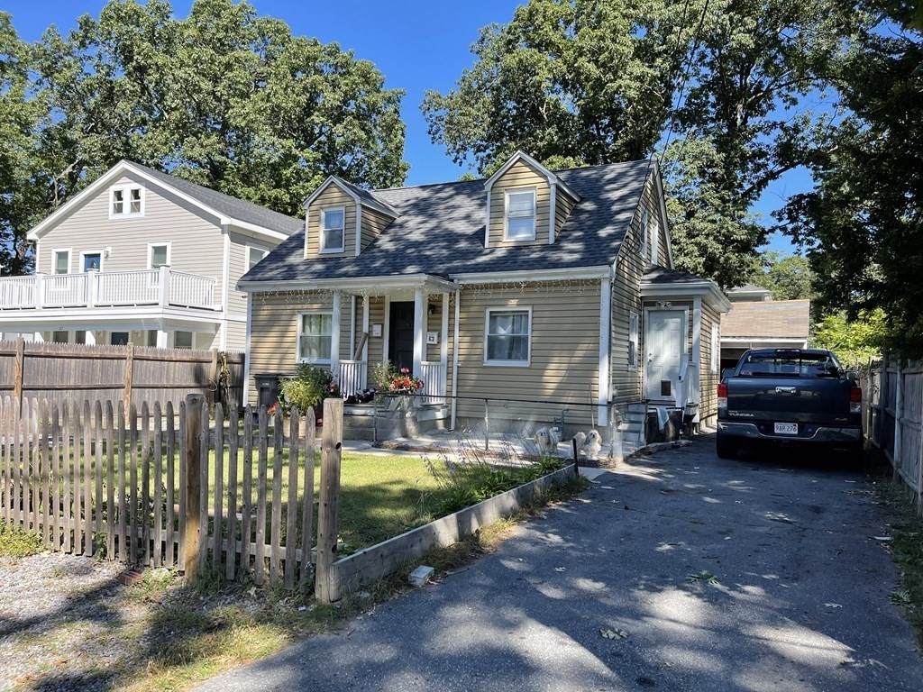 63 Willis Ave - Photo 1