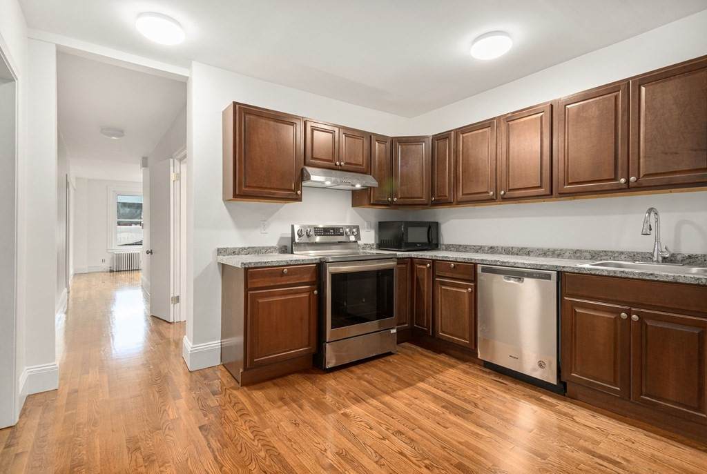 54 Jfk St - Photo 1