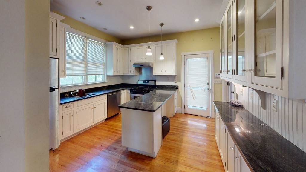 158 Ashmont St - Photo 1