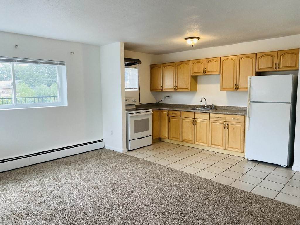 185 Grove St - Photo 1
