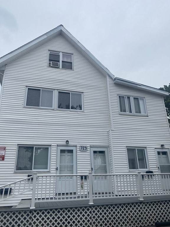 723 Washington Street - Photo 1