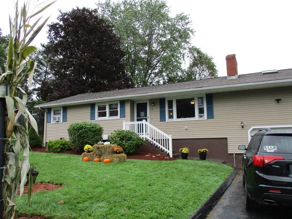 9 Lynn Ln - Photo 1