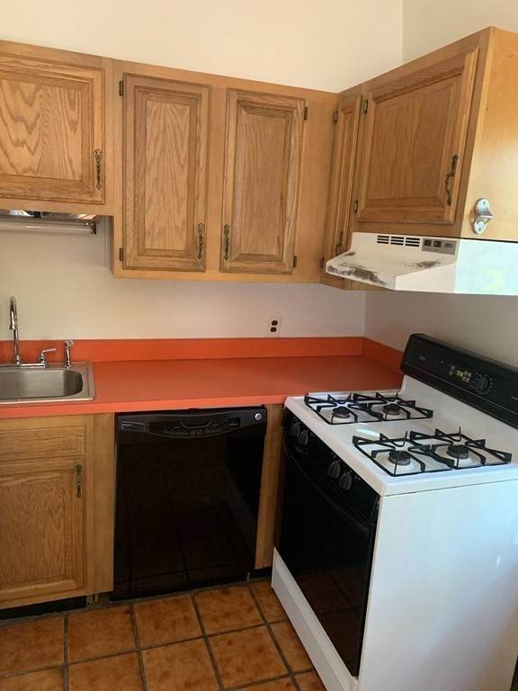50 Vinal Ave - Photo 1