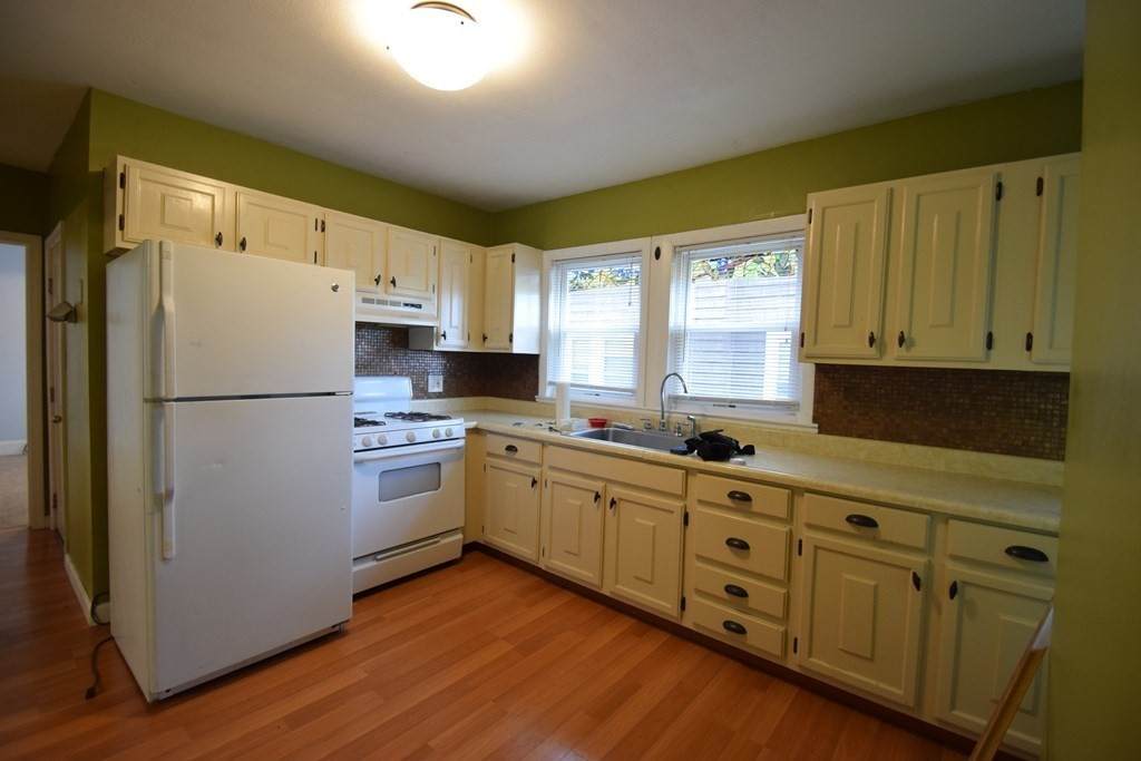 77 Heath St - Photo 1