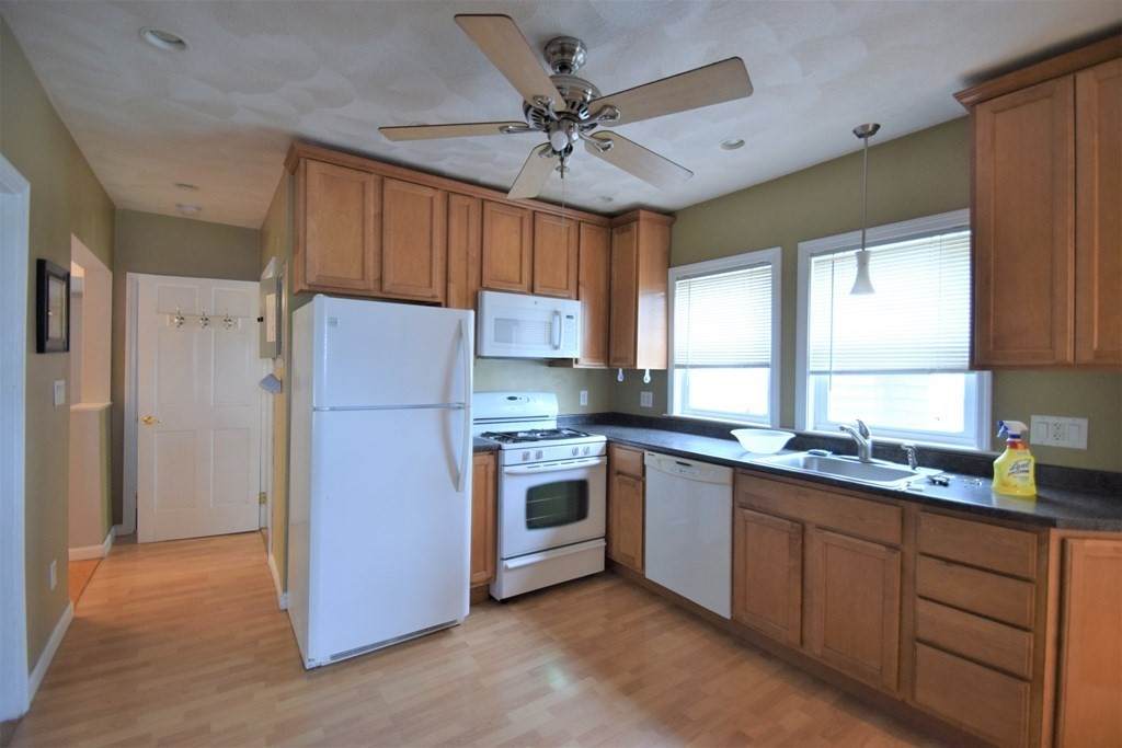 77 Heath St - Photo 1