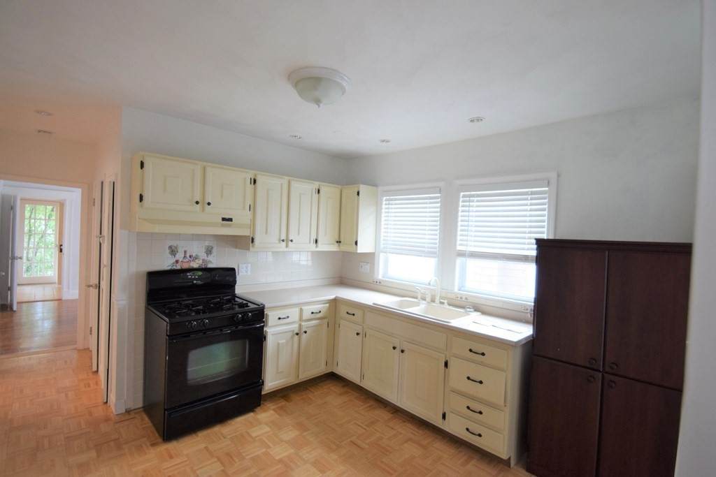 77 Heath St - Photo 1