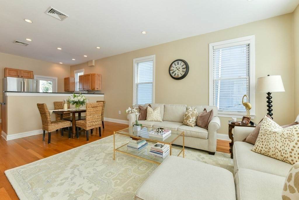 79 Bartlett St - Photo 1