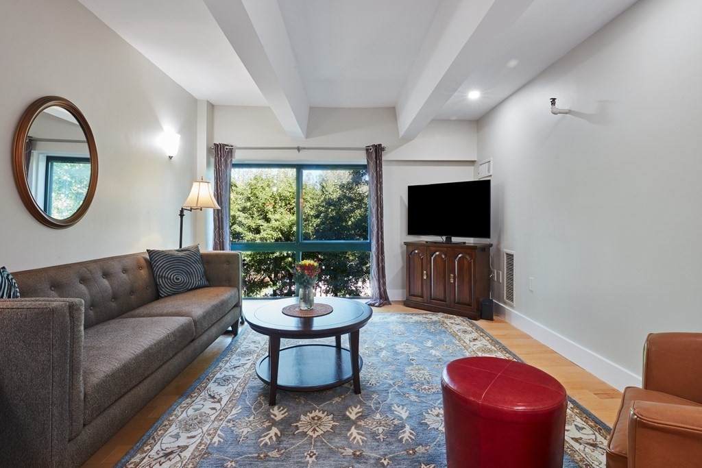 42 8Th St - Photo 1