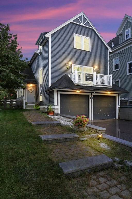 160 Grampian Way - Photo 1