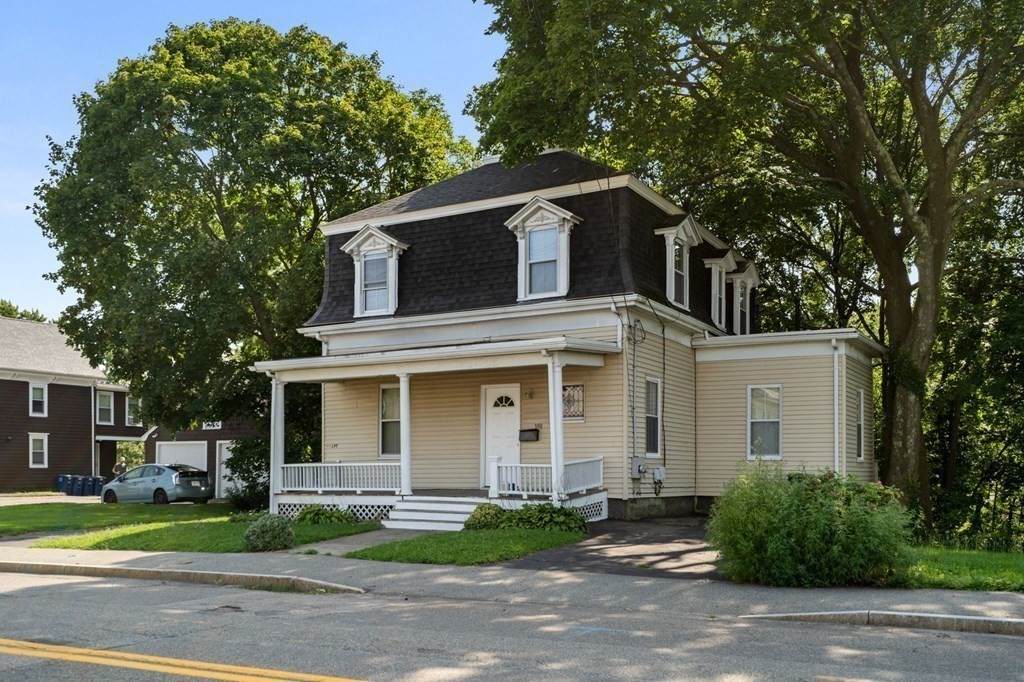 390 Commercial Street - Photo 1