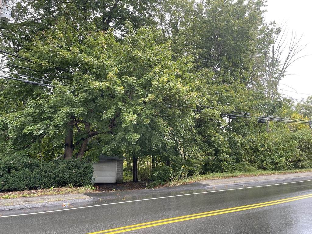24 Central St - Photo 1