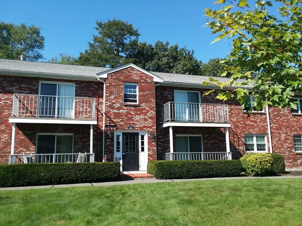 10 Kingswood Dr - Photo 1