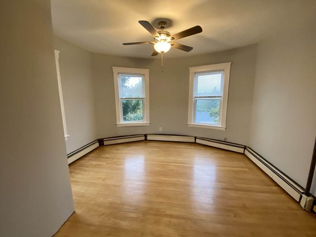 72 Everard St - Photo 1