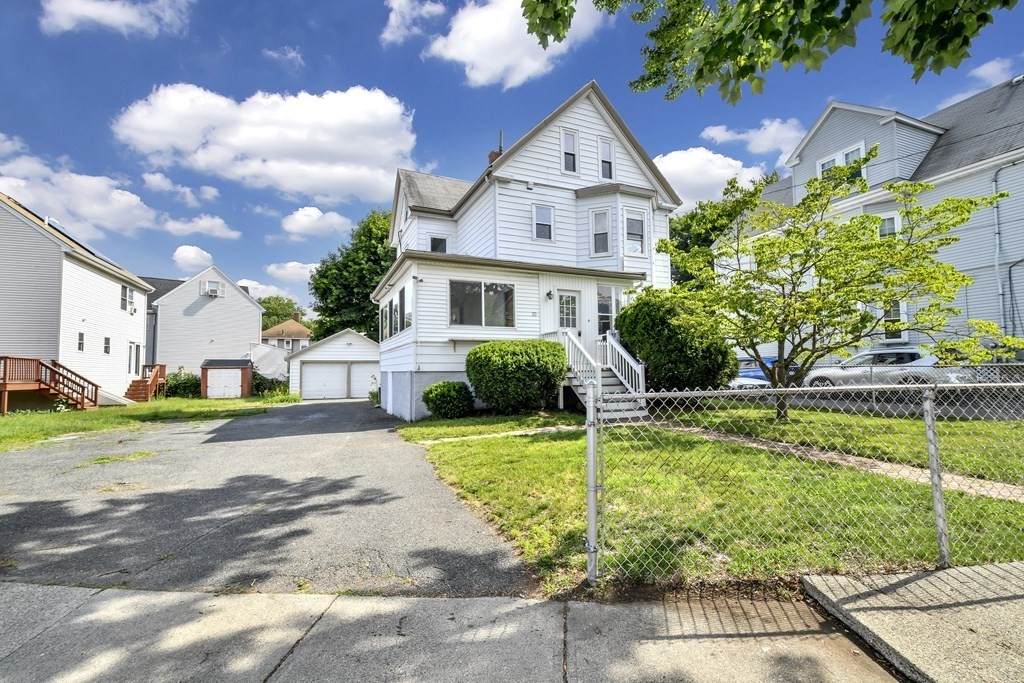 20 Bainbridge St - Photo 1