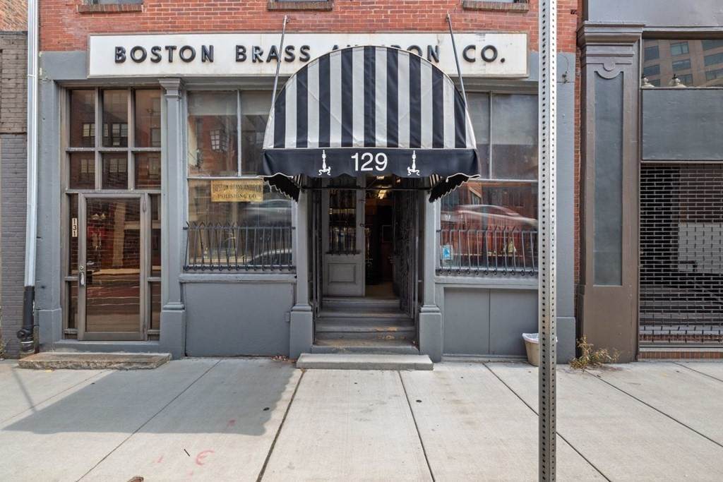129 North Washington Street - Photo 1