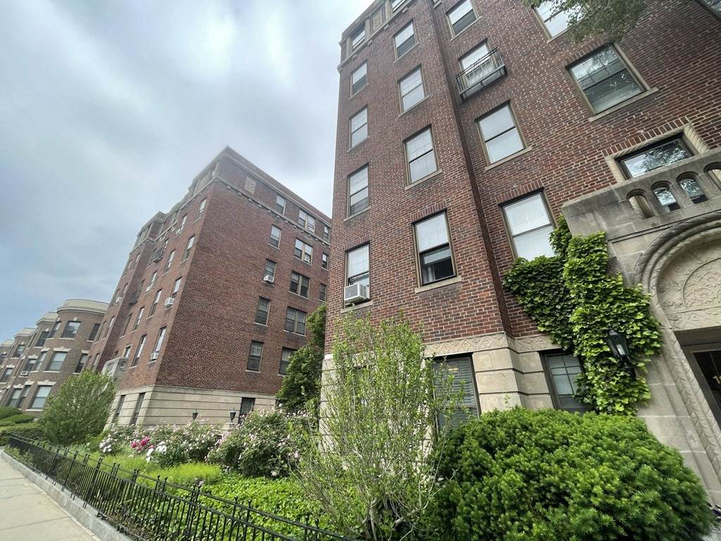 1949 Commonwealth Ave - Photo 1
