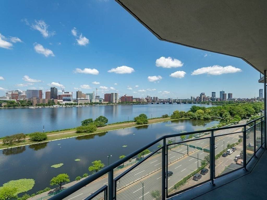 330 Beacon St - Photo 1