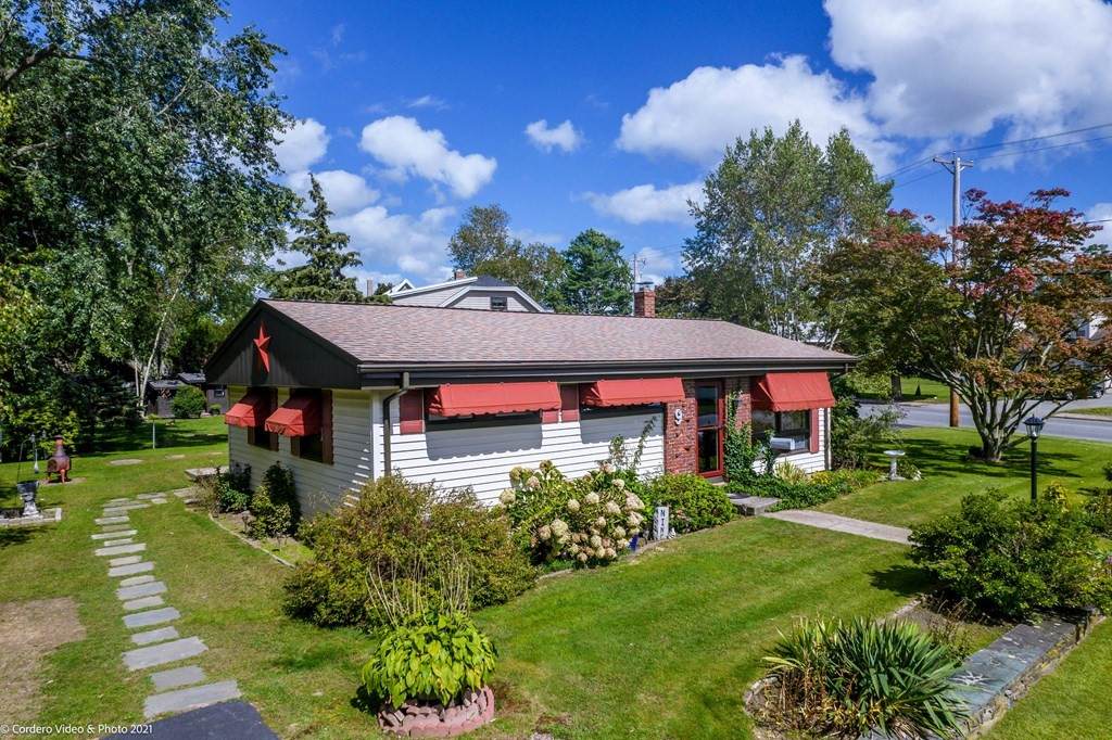 9 Metacomet Ave - Photo 1
