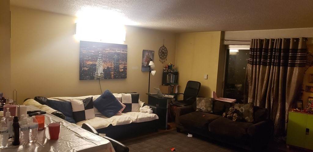 1025 Hancock St - Photo 1